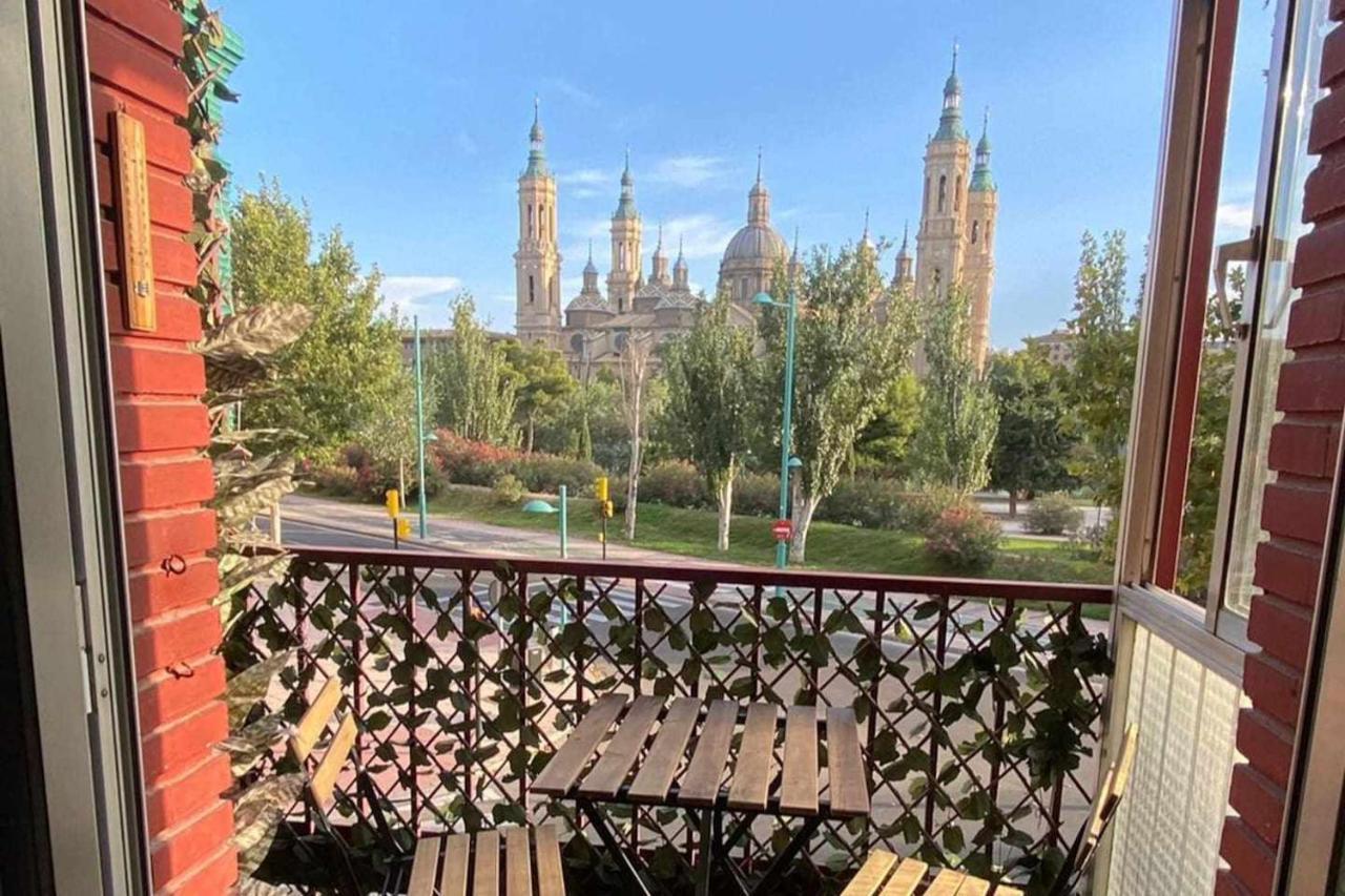 Front Views To El Pilar Comotucasa Zaragoza Exteriör bild